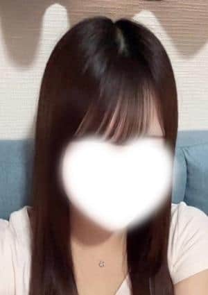 鹿目なこ