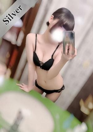 伊織たまき