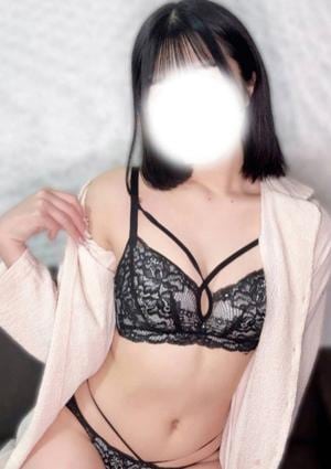 愛川もね