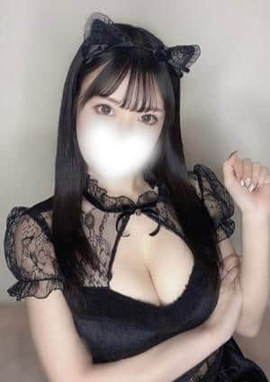 桃叶まりな