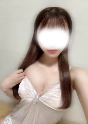 小春りさ