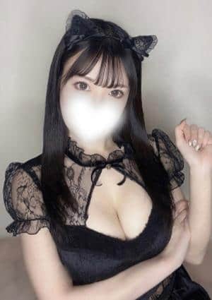桃叶まりな