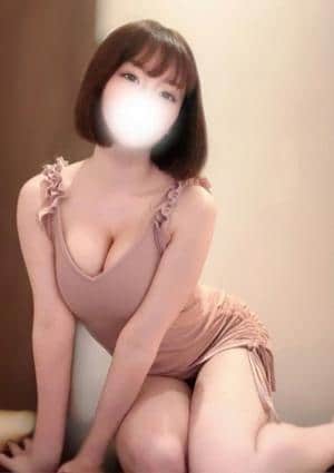綾城ももか
