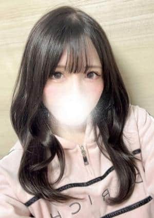 つきな