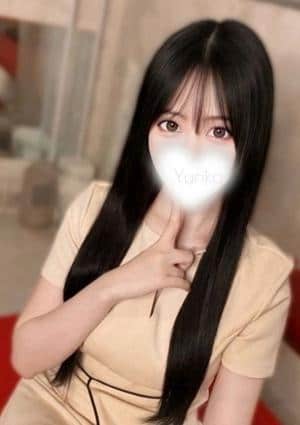 白咲 ゆりか
