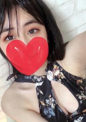 成宮ゆあ