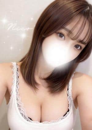 小鳥遊にこ