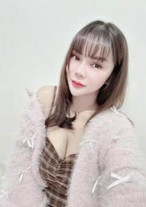 新人まや