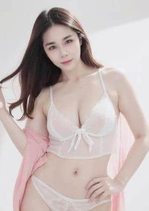 新人モモカ