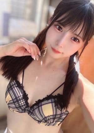 綾瀬 くるみ