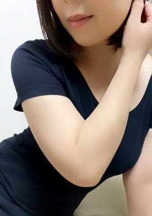 山根まみ