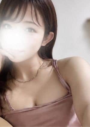 白井かなで