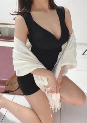 黒咲まい