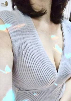 綾乃