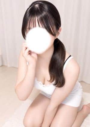 新人 りな