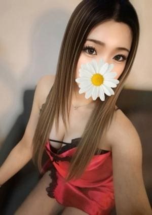 新島あいな