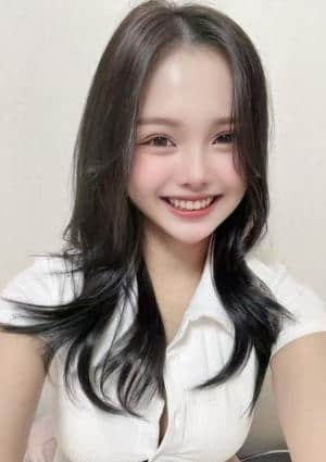 メナ