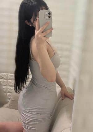 水嶋かりな
