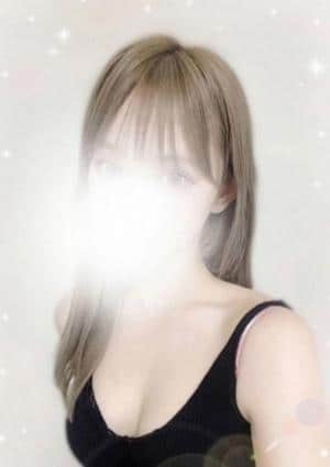三上 りな