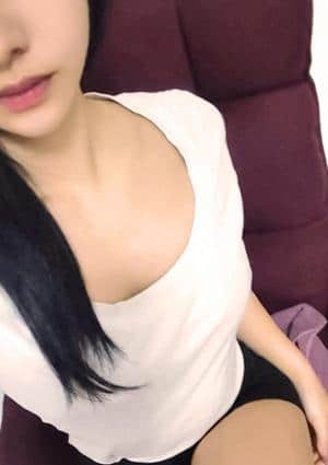 新木れみ