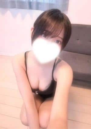 成瀬なこ