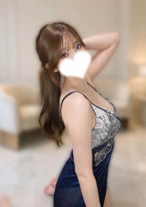 真白なぎ