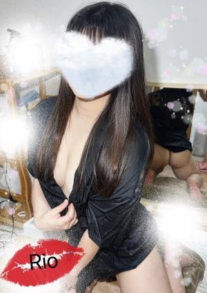 白雪リオ