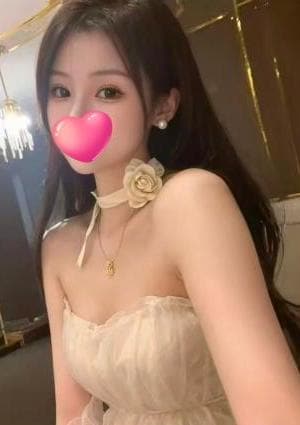 新人あやちゃん