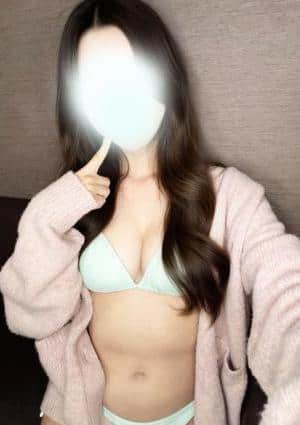 新人・みれい