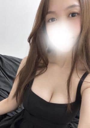 秋月えみり