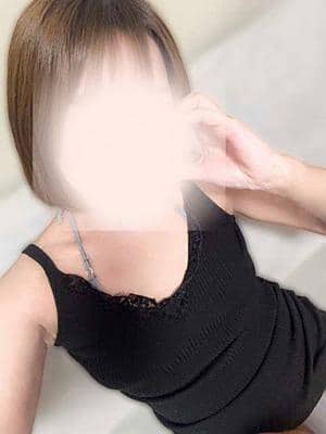 伊東なぎ