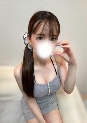 新城りさ