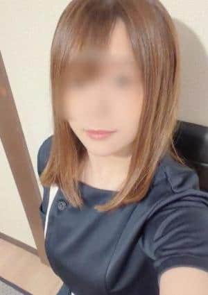 綾瀬りら