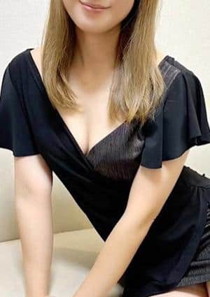 春名あみ