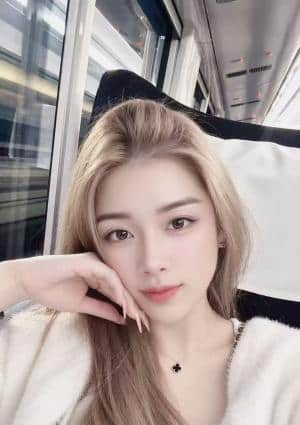 新人レナ